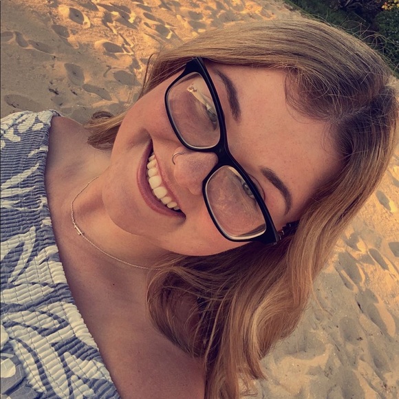 Meet your Posher, Madison - Picture 1 of 1